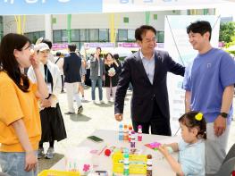 이동환 고양시장 ‘고양어린이박물관 10주년 맞이 어린이날 축제’ 방문 기사 이미지