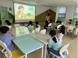 파주시 운정보건소, 다함께돌봄센터 연계 ‘건강 싹 틔우기 영양교실’ 추진… 올바른 식습관 형성 기여 기사 이미지